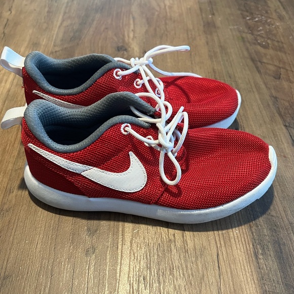 Nike Roshe one Red Youth size 1 - Picture 7 of 8